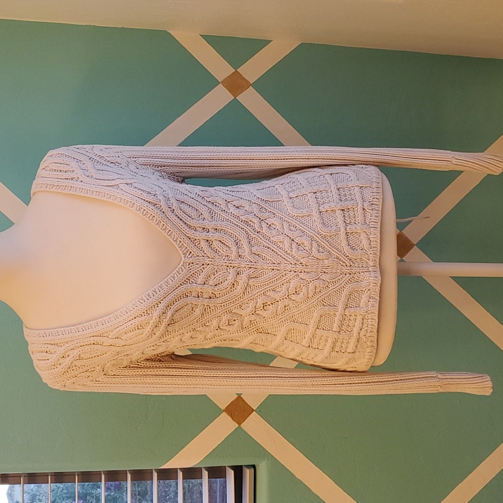DKNY CITY Cream Deep Vneck Sweater beautiful design